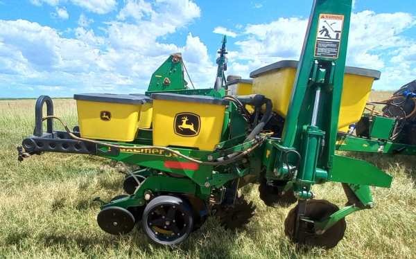 John Deere 1750 precision planter | QAC Equipment
