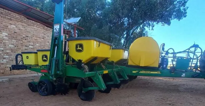 John Deere 1750 precision planter | QAC Equipment