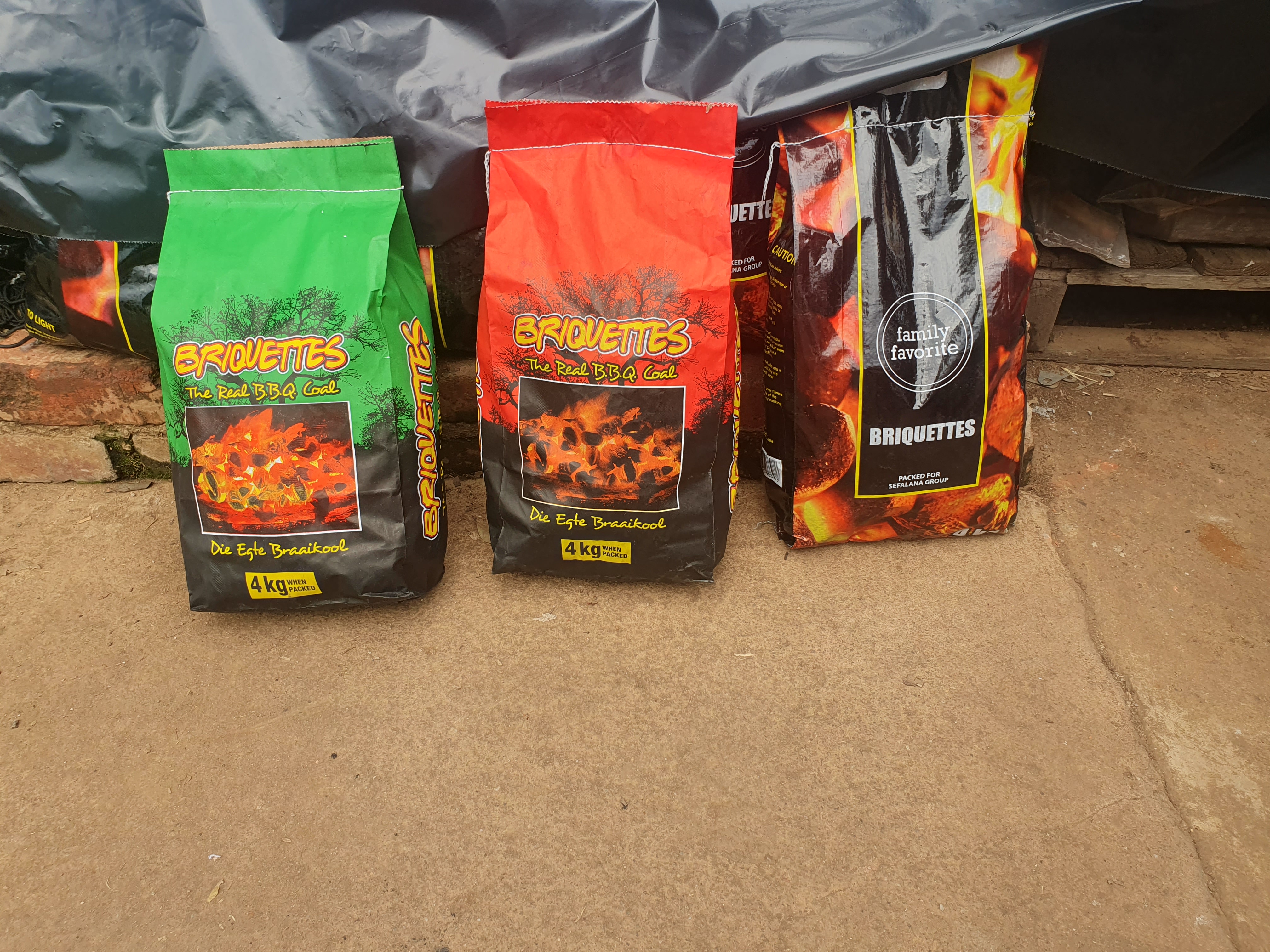 Makiti Braai Briquettes 4KG