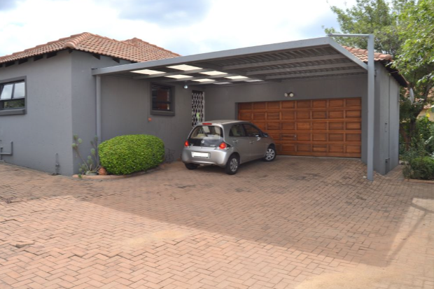 3 Bedroom duet for sale in Thatchfield Estate | Casa Dynamica Properties