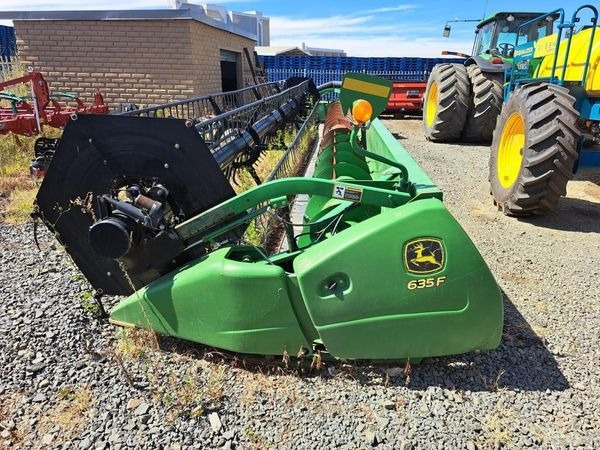 John Deere 635 hydraflex tafel met wind reel | MK Landbou Dienste