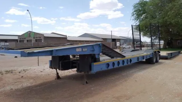 30 Ton Lowbed Trailer | QAC Equipment
