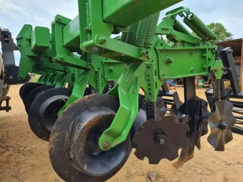 Orthman striptill 6 row | QAC Equipment