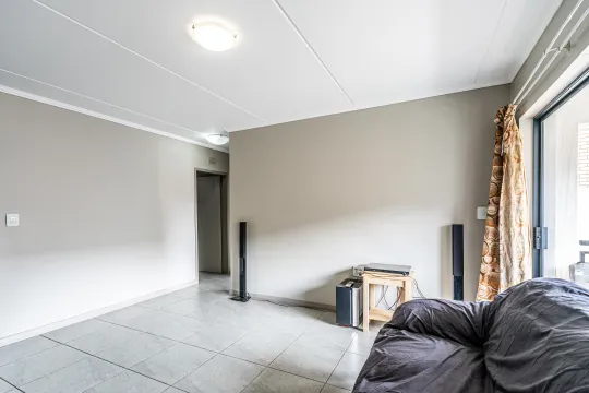 2 Bedroom Apartment / Flat for Sale in Amberfield | RE/MAX Infoglobe