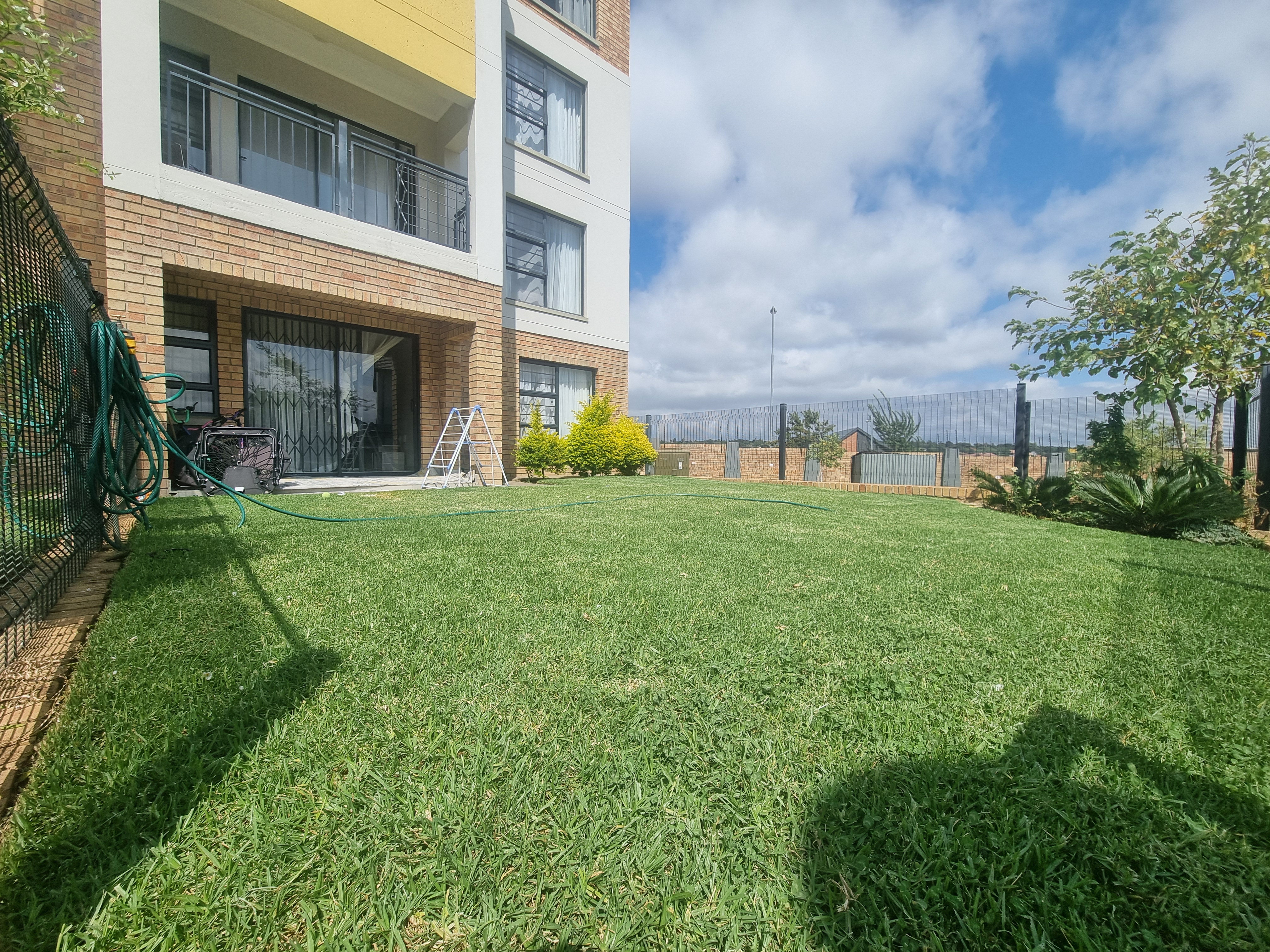 2 Bedroom Apartment / Flat for Sale in Amberfield Suburban Dream | RE/MAX Infoglobe