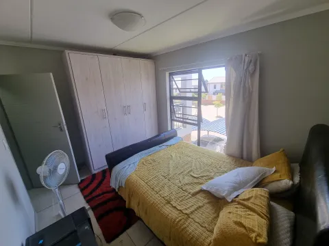 2 Bedroom Apartment / Flat for Sale in Amberfield Suburban Dream | RE/MAX Infoglobe