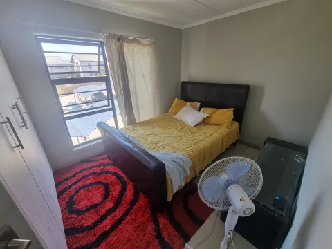 2 Bedroom Apartment / Flat for Sale in Amberfield Suburban Dream | RE/MAX Infoglobe