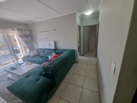 2 Bedroom Apartment / Flat for Sale in Amberfield Suburban Dream | RE/MAX Infoglobe