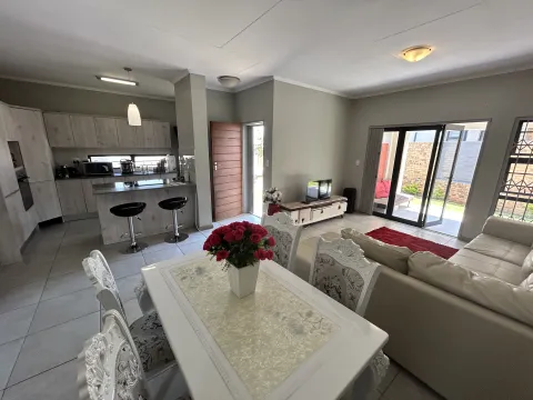 3 Bedroom townhouse for sale in Amberfield Suburban Oasis | RE/MAX Infoglobe