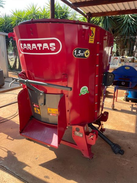 1.5m3 Karatas vertikale voermenger PTO aangedrewe | Agrimar