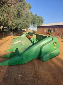 John deere 625 flex table | MK Landbou Dienste