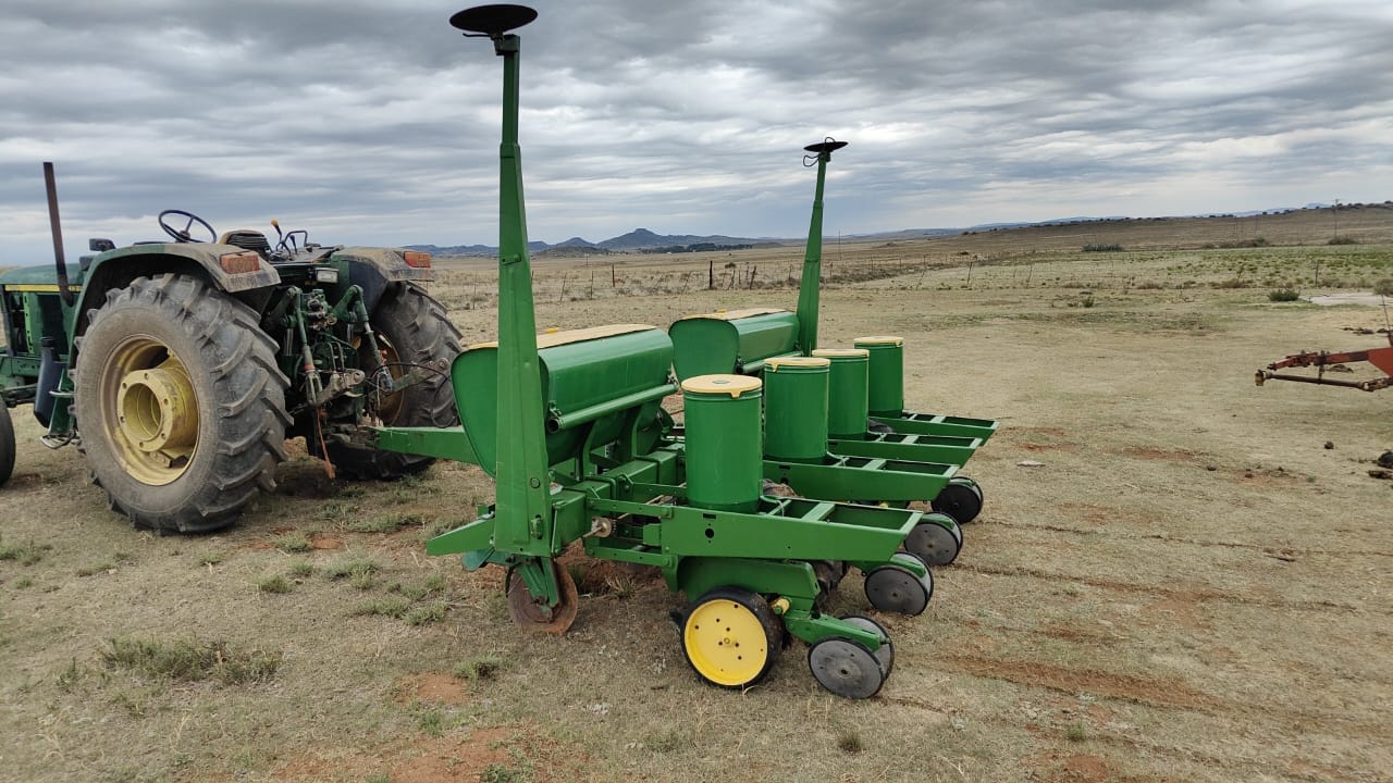 4 Row John Deere planter