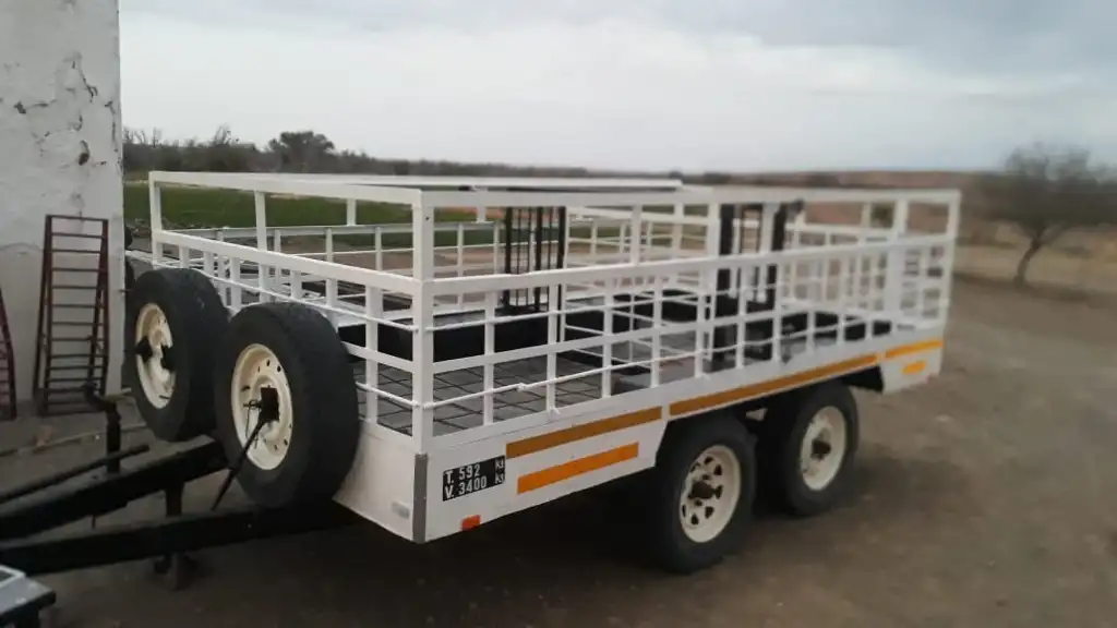 White Cattle Trailer | QAC Equipment