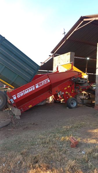 Grimme RH 12-40 receiving hopper | Agrimar