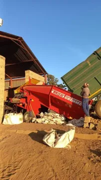 Grimme RH 12-40 receiving hopper | Agrimar