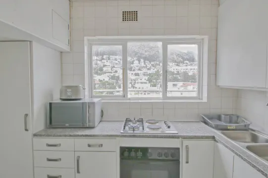 2 Bed Apartment to rent  in Green Point