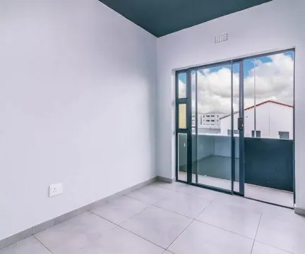 2 Bed Apartment to rent in Parklands East