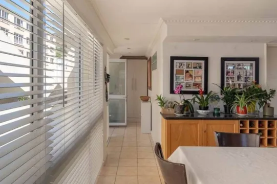 2 Bed apartment to rent in Tamboerskloof