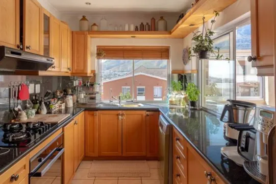 2 Bed apartment to rent in Tamboerskloof