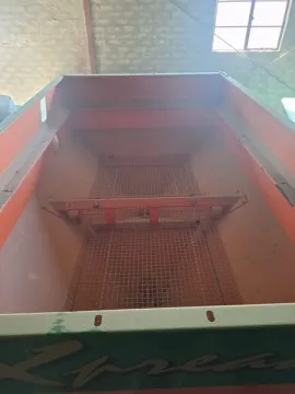 Xpread 2-ton kunsmisstrooier | Agrimar