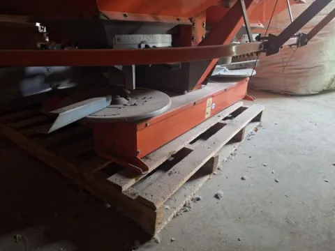 Xpread 2-ton kunsmisstrooier | Agrimar