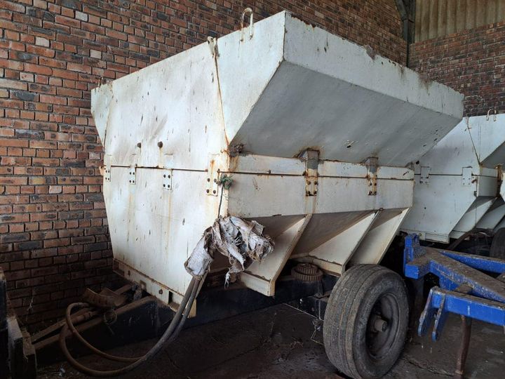 2 x Megitec spreaders | Agrimar