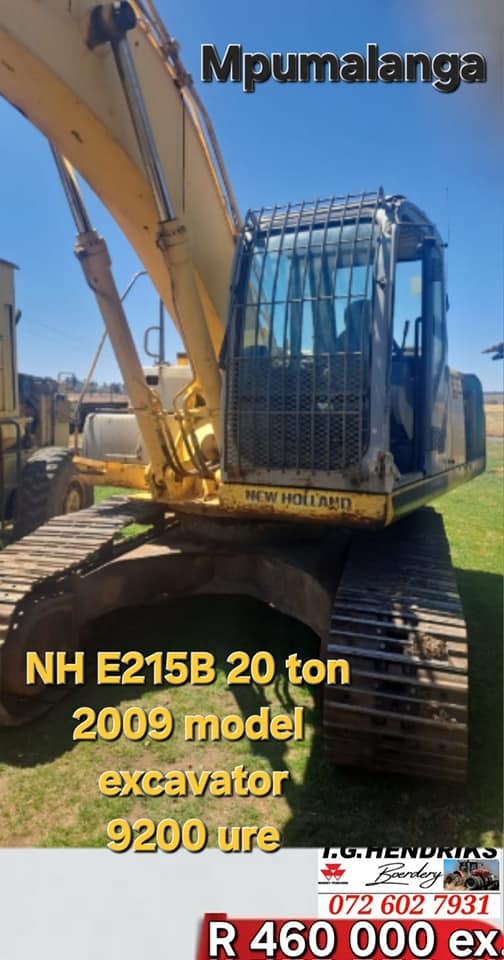NH E215B 20 ton excavator | T.G. Hendriks Boerdery