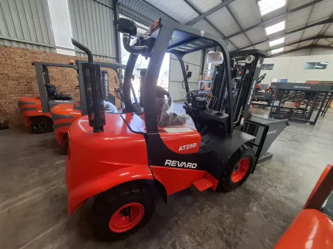 2.5TON All Terrain Forklift