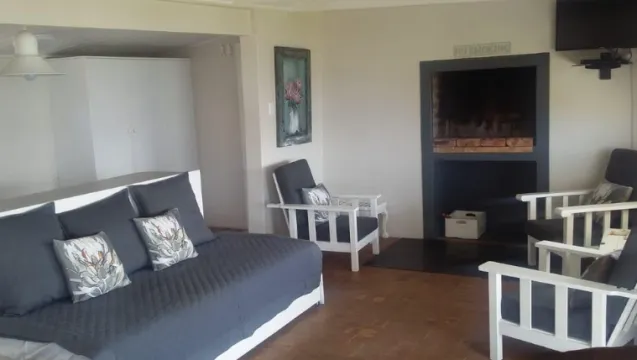 1 Bedroom Self-Catering House in Jongensfontein | Agrisell