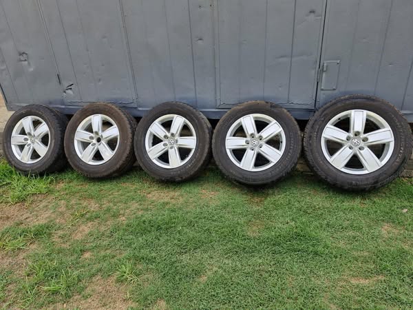 Amarok rims met tyres 95%loop vlak | Agrimar