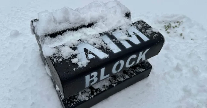 The perfect companion on a hunt! Trust our Aim Block