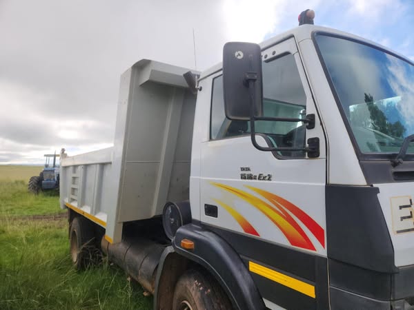 2 x 2017 TATA Tipper trokke | Agrimar