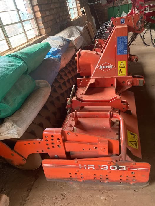 3-meter Kuhn 303 Krageg met met swaardiens roller | Agrimar