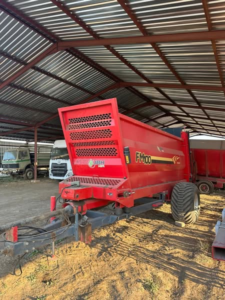 2022 10 cub misstrooier | Agrimar