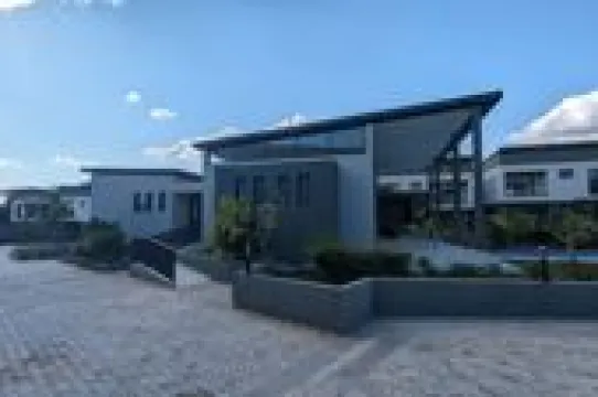 4 bedroom townhouse to rent in Roma (Zambia)