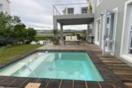 4 bedroom house to rent in Thesen Islands