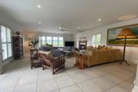 4 bedroom house to rent in Thesen Islands