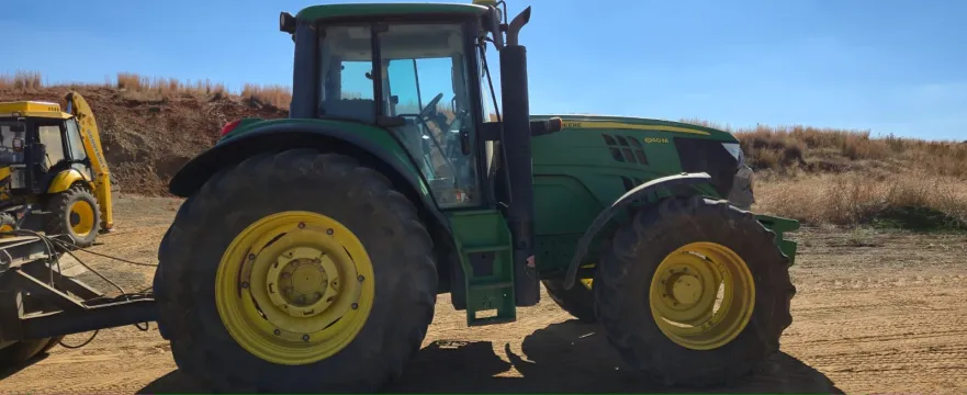 Used 2015 John Deere 6140 tractor | Valtrac
