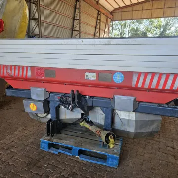 Used VICON RO-EDW ISOBUS fertiliser spreader | Valtrac