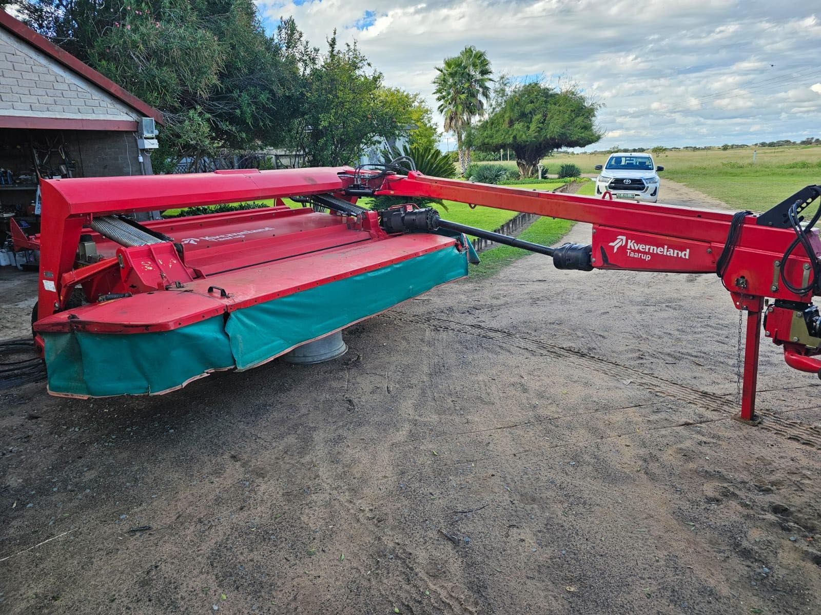 2018 Kverneland Taarup 4336 LR snyer kneuser (Rubber Rollers) | Agrimar