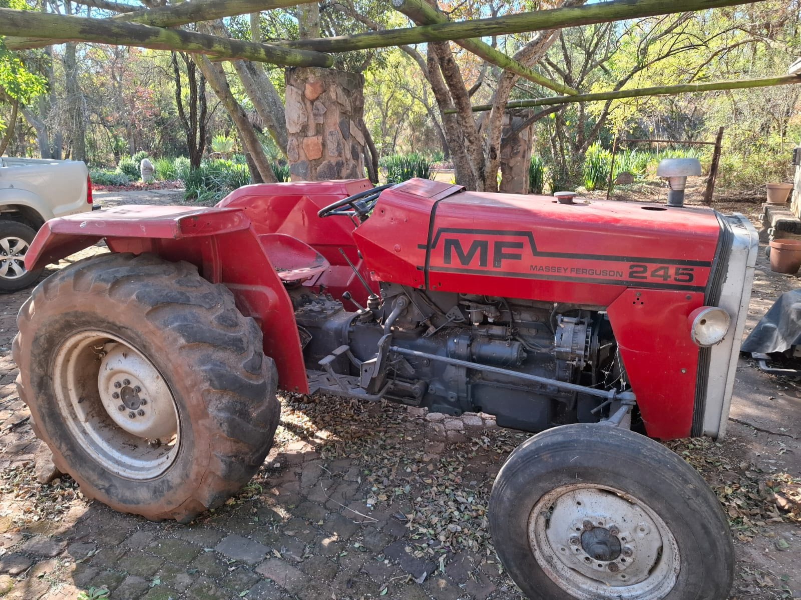 Massey Ferguson 245 trekker | Agrimar