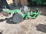 22x JD 1750 cast iron karretjie met cable drive en mielie en soja plate | Agrimar