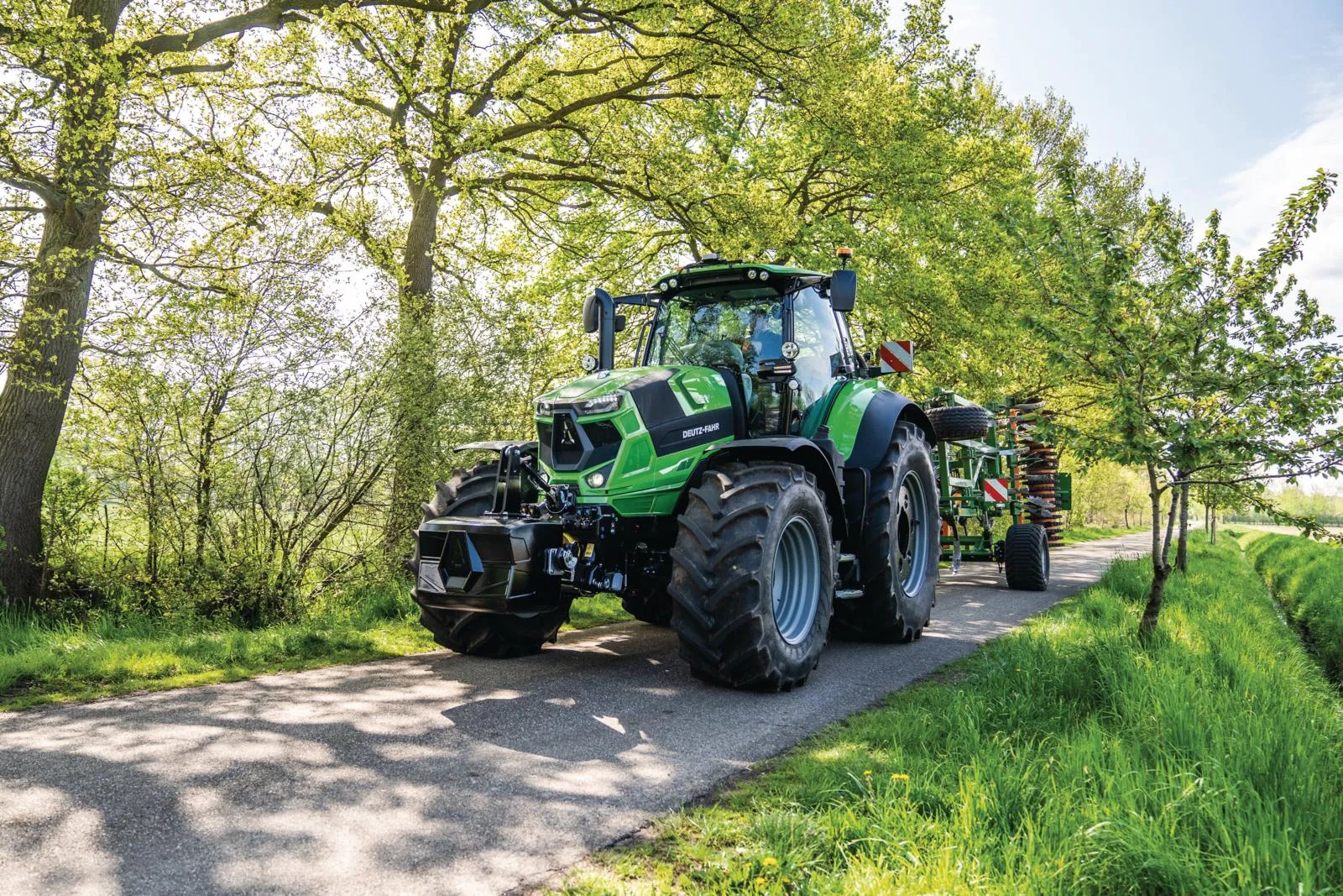Series 7 Deutz-Fahr tractor | Smith Power Equipment
